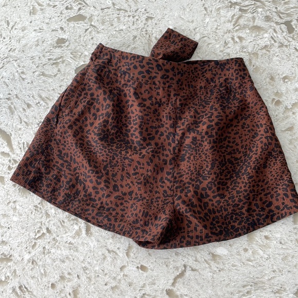 Majorelle High-Waisted Tie shorts with pockets - Picture 2 of 6